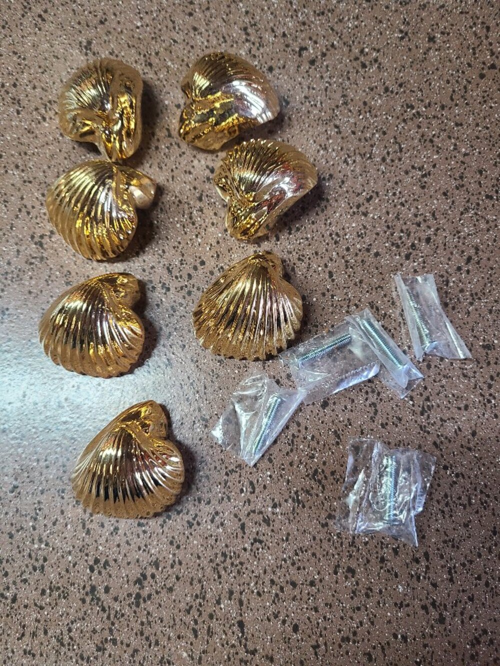 Lot of 7 Knob Hill ? Clam Shell Dresser Bureau Pull Lot of 7 Gold W/ Screws